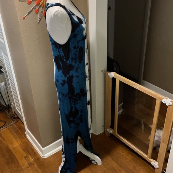 Dress - Picture 2 of 4